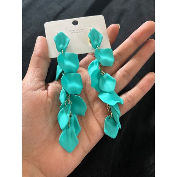 Turquoise acrylic earrings , blue petal earrings , rose petal earrings - Picture 9 of 9